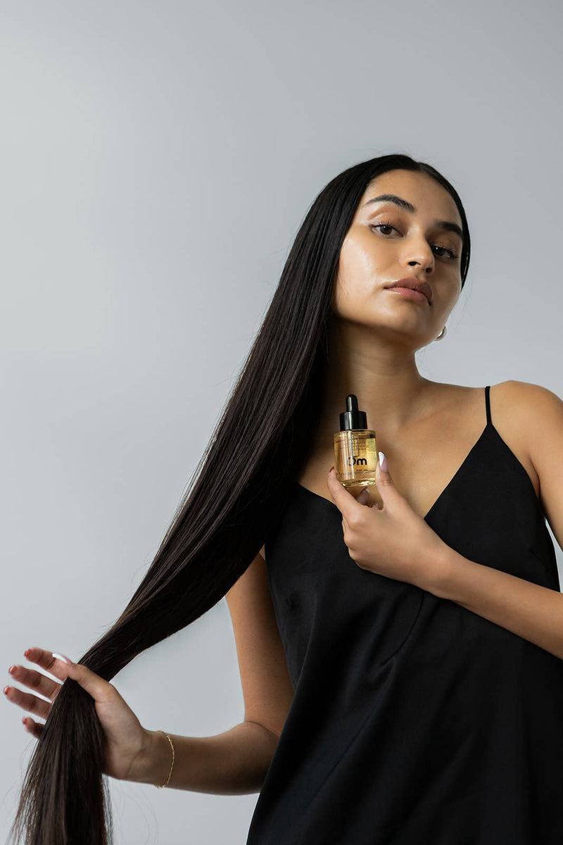 Om Hibiscus + Daikon Seed Protective Hair Oil
